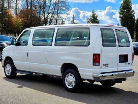 2011 Ford E-Series E-350 SD XLT