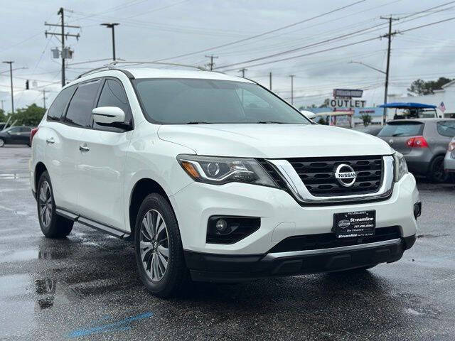 2017 Nissan Pathfinder SV