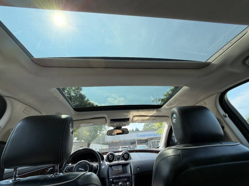 2016 Jaguar XJ R-Sport