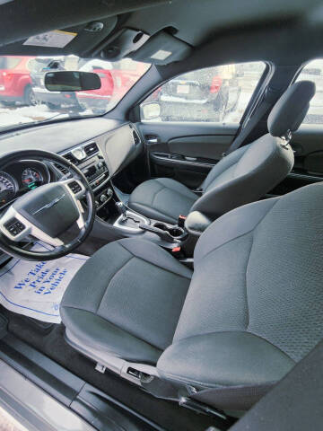 2012 Chrysler 200 Touring