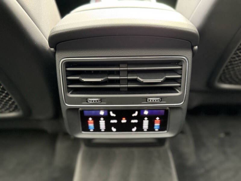 2019 Audi Q8 quattro Premium Plus 55 TFSI