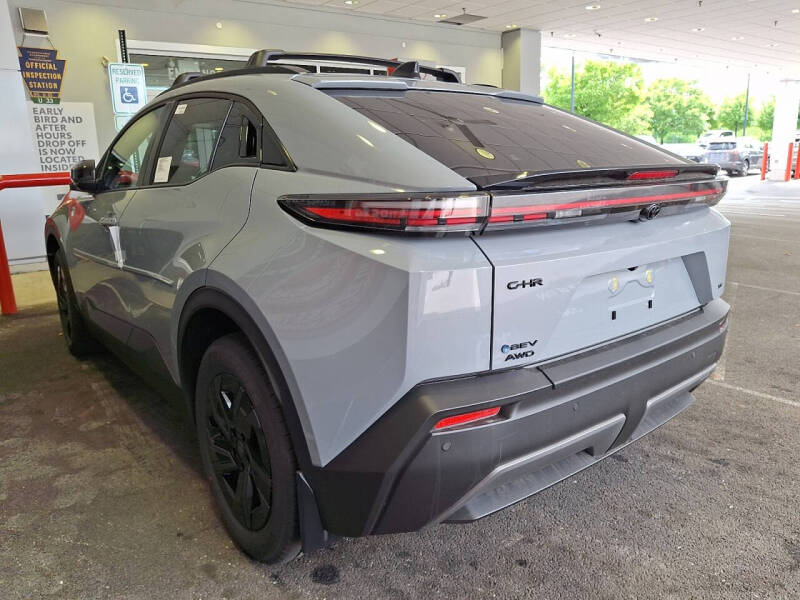 2026 Toyota C-HR SE