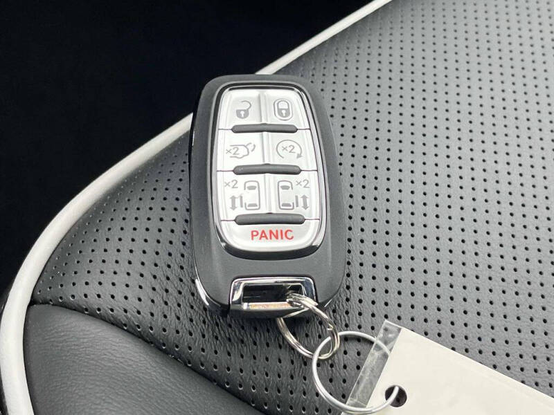 2027 Chrysler Pacifica Limited