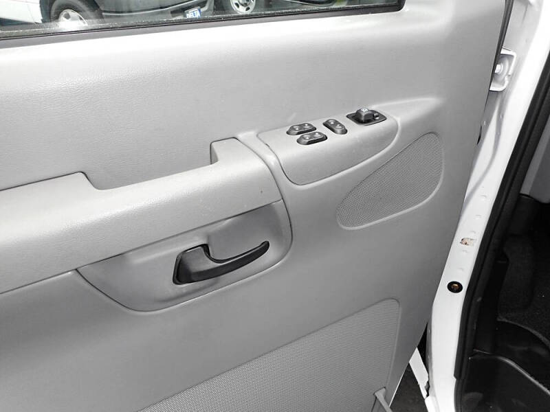 2003 Ford E-Series E-250