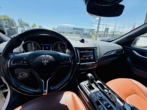 2017 Maserati Levante