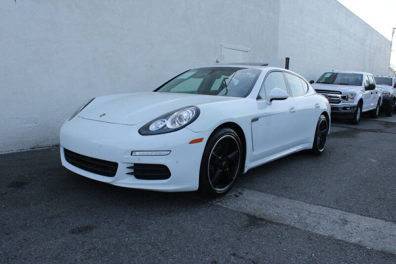 2016 Porsche Panamera Edition