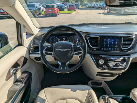 2017 Chrysler Pacifica Touring-L Plus