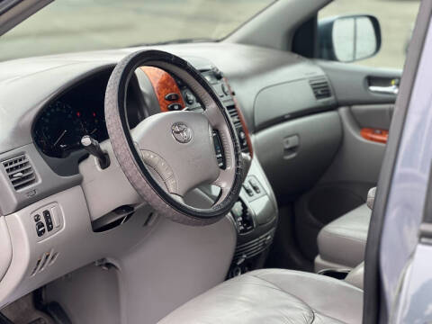 2008 Toyota Sienna XLE