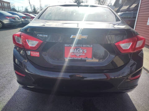 2018 Chevrolet Cruze LS Auto