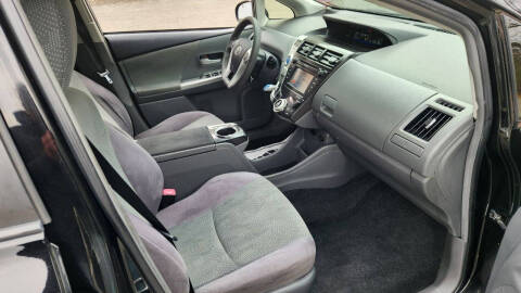 2013 Toyota Prius v Two