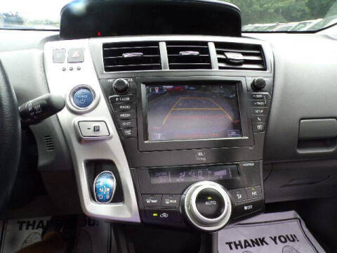 2014 Toyota Prius v Five