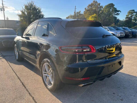 2017 Porsche Macan
