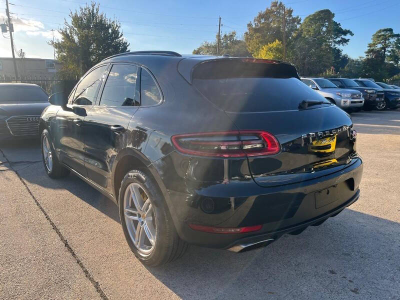 2017 Porsche Macan