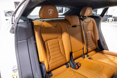 2025 Lamborghini Urus SE