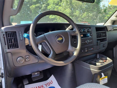 2025 Chevrolet Express 2500