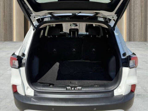 2020 Ford Escape Hybrid Titanium