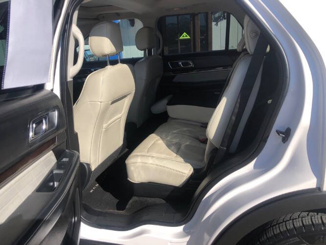 2017 Ford Explorer Platinum