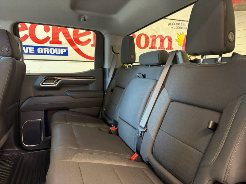 2026 GMC Sierra 1500 Elevation Standard