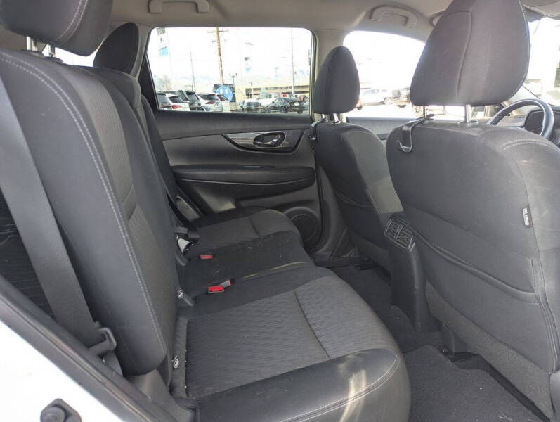 2020 Nissan Rogue SV