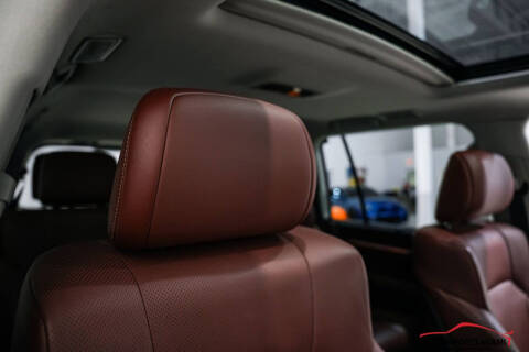2021 Lexus LX 570 Three-Row