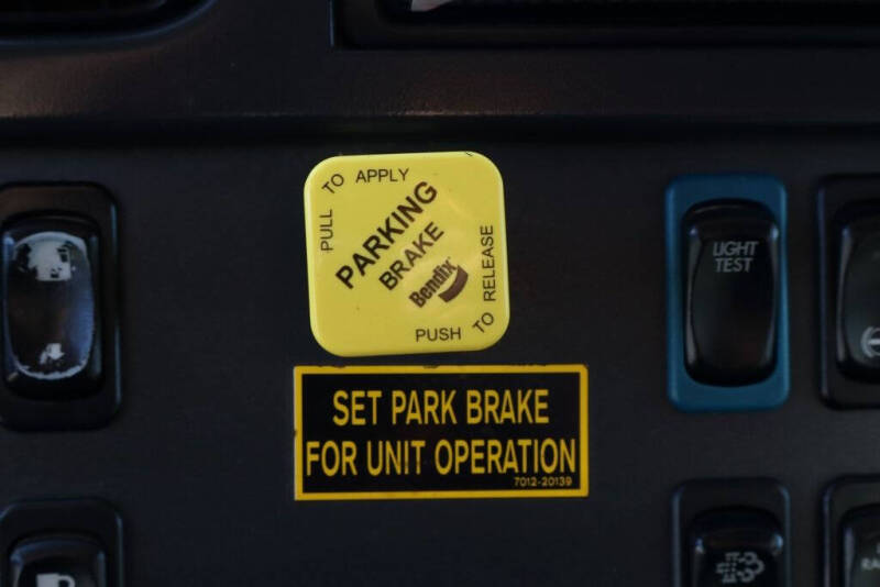 2016 Freightliner M2 106