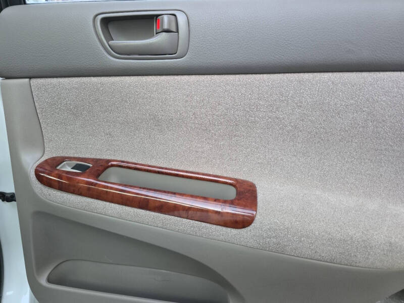 2004 Toyota Camry XLE