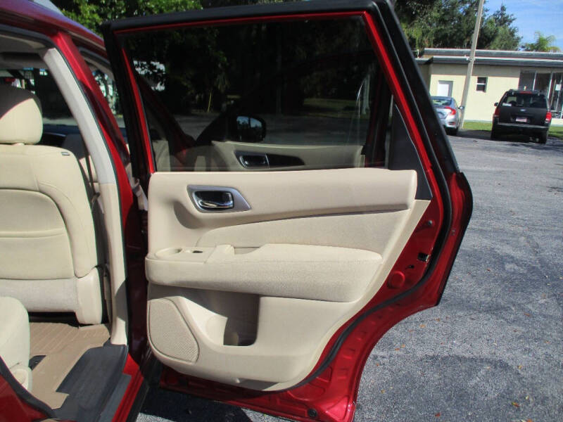 2016 Nissan Pathfinder SV