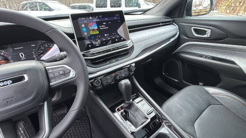 2023 Jeep Compass Latitude Lux