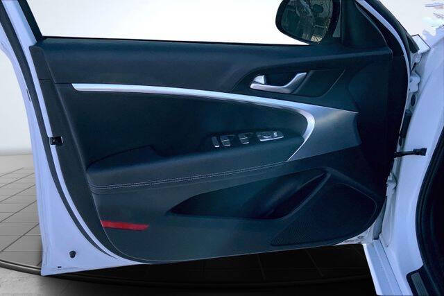 2023 Genesis G70