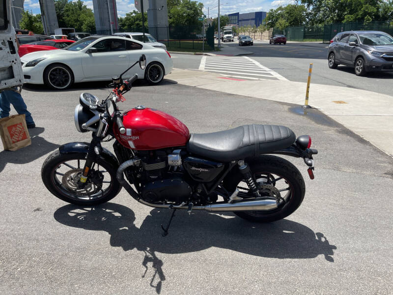 2016 Triumph Mcy