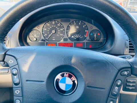 2003 BMW 3 Series 325xi