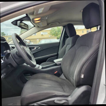 2015 Chrysler 200 LX