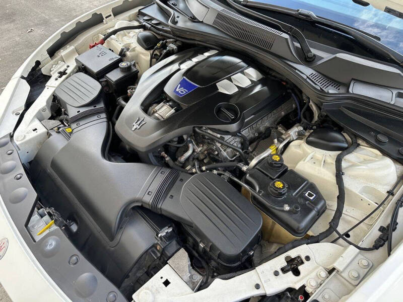 2014 Maserati Ghibli S Q4