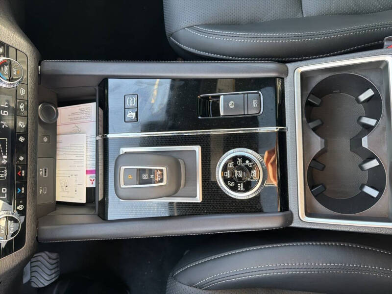 2025 Mitsubishi Outlander PHEV SEL