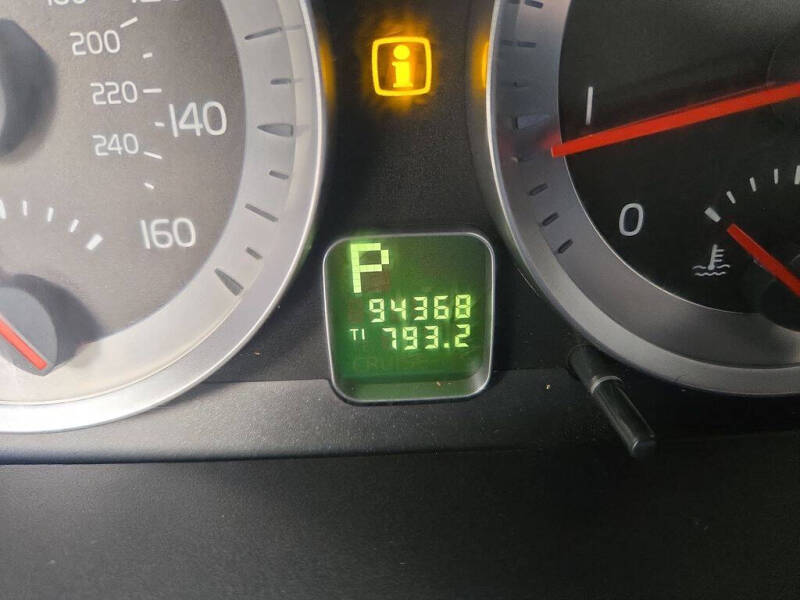 2011 Volvo C70 T5