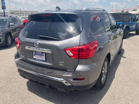 2020 Nissan Pathfinder SL