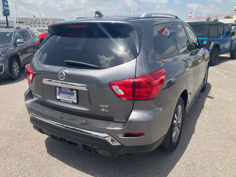 2020 Nissan Pathfinder SL