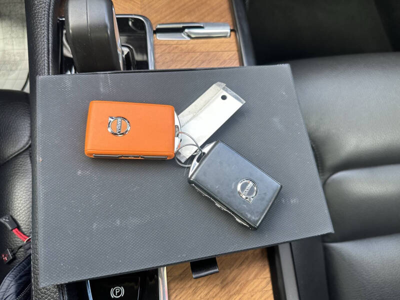 2022 Volvo S90 B6 Momentum