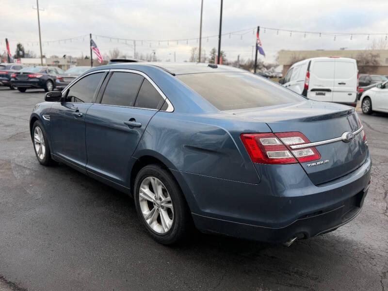 2018 Ford Taurus SEL