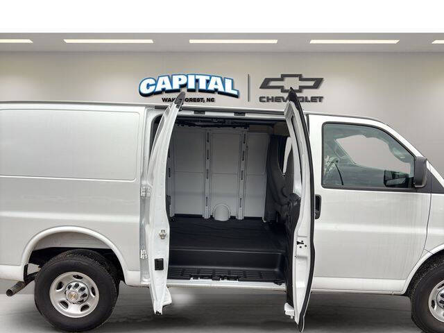 2025 Chevrolet Express 2500