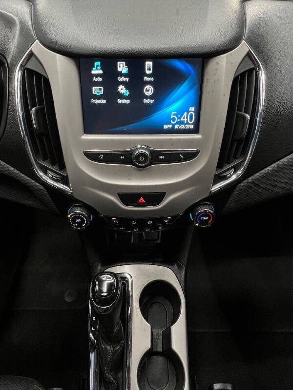 2018 Chevrolet Cruze LS Auto