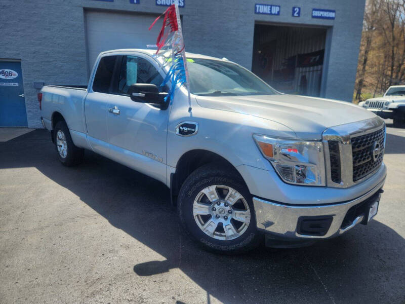 2017 Nissan Titan SV