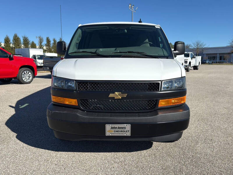 2025 Chevrolet Express 2500