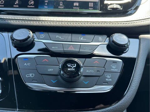 2027 Chrysler Pacifica Limited