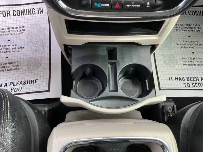 2015 Chrysler Town and Country Touring