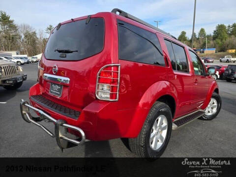 2012 Nissan Pathfinder LE