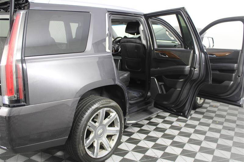 2016 Cadillac Escalade Luxury Collection
