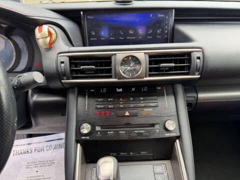 2017 Lexus IS 200t