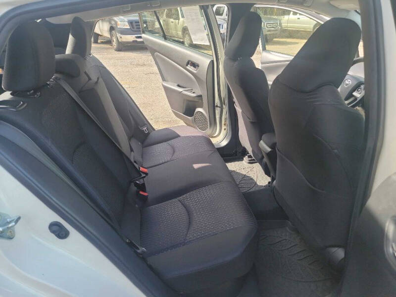 2017 Toyota Prius Three - Photo 15