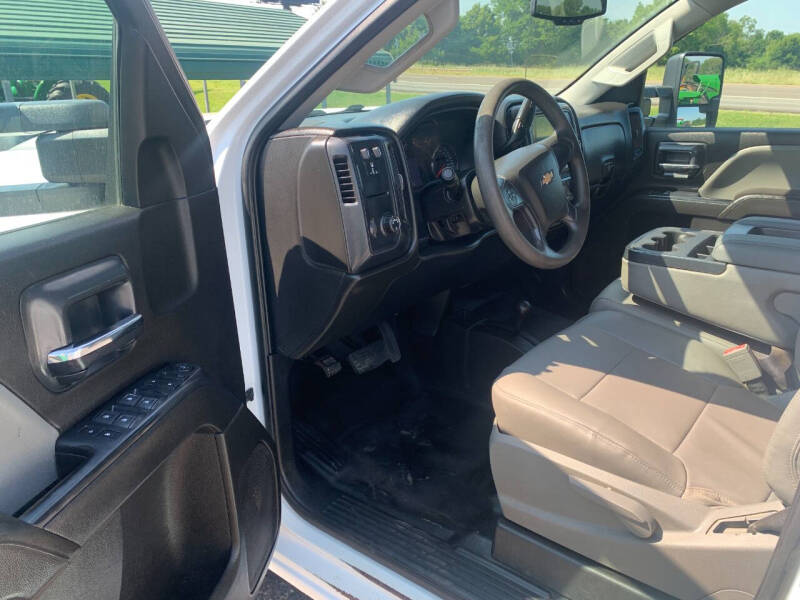 2018 Chevrolet Silverado 2500HD Work Truck photo 11